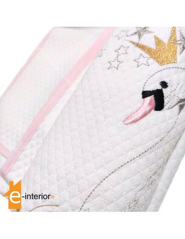 Κουβέρτα Πικέ Αγκαλιάς - Swan with a crown