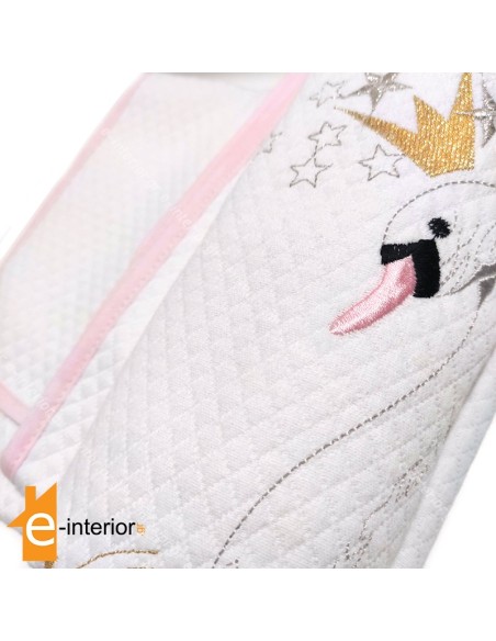 Κουβέρτα Πικέ Αγκαλιάς - Swan with a crown