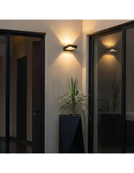 kelvo® AURA KLV-101-0116 Μοντέρνο Φωτιστικό Τοίχου - Απλίκα LED 7W 875lm 45° AC 220-240V Αδιάβροχο IP65 Θερμό Λευκό 2700K - Bridgelux COB Chip & TÜV SÜD Driver - Μαύρο Ματ - Μ15 x Π12.5 x Υ4.5cm - 5 Χρόνια Εγγύηση